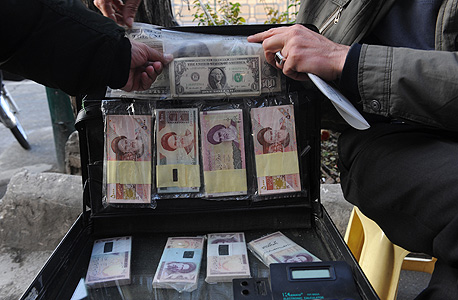 המטבע האיראני. השלטונות מדווחים על אינפלציה בשיעור של 36%, המומחים מאמינים שמדובר בשיעור כפול