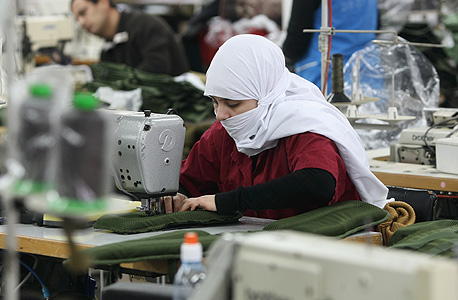 מפעל טקסטיל.יצרני ההלבשה המצריים מתנגדים לחרם, צילום: אלעד גרשגורן