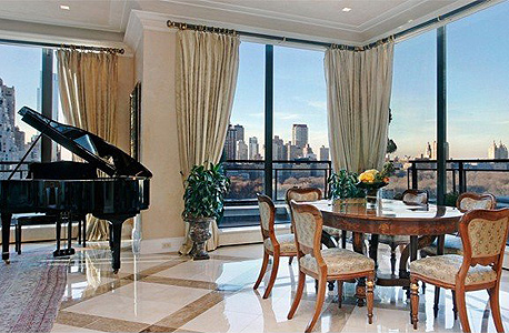 הבית של דניס ריץ'. יש גם גינה על הגג