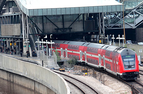 עובד בכיר ברכבת ישראל נהרג מפגיעת רכבת