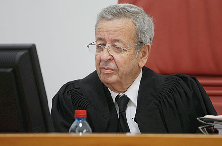 ראש הוועדה, השופט בדימוס אליעזר ריבלין