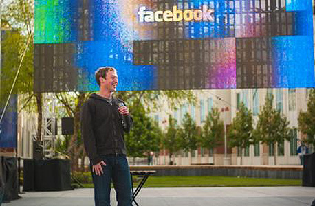 צוקרברג באירוע הנפקת פייסבוק