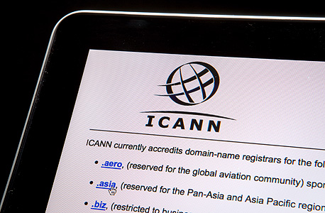 ICANN. בינתיים, נשארת השליטה בידיים אמריקאיות