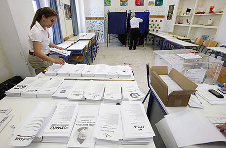 לאחר ספירת 95% מהקולות: המפלגות שתומכות בהישארות בגוש היורו זכו בבחירות ביוון