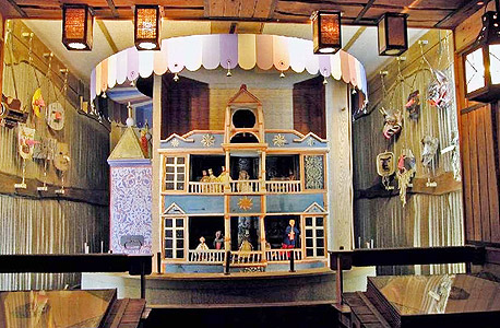 קייב, המוזיאון הלאומי לתיאטרון, מוזיקה וקולנוע קייב, המוזיאון הלאומי לתיאטרון, מוזיקה וקולנוע