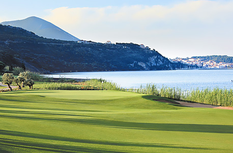 מגרש גולף בחוף הים של קוסטה נברינו. מוצר מאד שונה מהקלאבים בטורקיה מגרש גולף בחוף הים של קוסטה נברינו. מוצר מאד שונה מהקלאבים בטורקיה