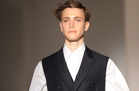 ז'קט מחויט נטול שרוולים, ג'יל סנדר