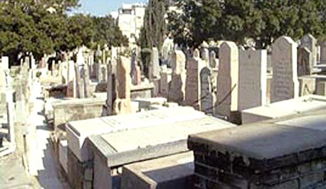 מצוקת הקבורה גוברת: פיתוח בתי קברות בת&quot;א יותנה בביצוע תוכנית בית עלמין אזורי נוסף