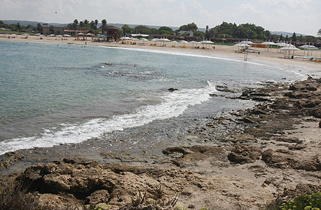 חוף נחשולים, צילום: אלעד גרשגורן