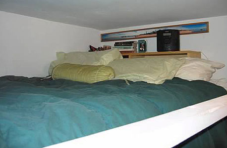 מיטה בדירת 8.5 מ"ר של פליס כהן