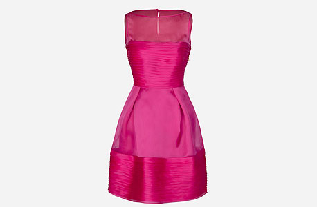 שמלת קוקטייל של קרולינה הררה. 1,650 שקל (במקום 3,300 שקל) שמלת קוקטייל של קרולינה הררה. 1,650 שקל (במקום 3,300 שקל)