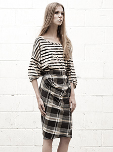 דגם של רליג'ן. השראות מעולם הפאנק והרוק'נרול, בעיקר של האיסט אנד בלונדון דגם של רליג'ן. השראות מעולם הפאנק והרוק'נרול, בעיקר של האיסט אנד בלונדון