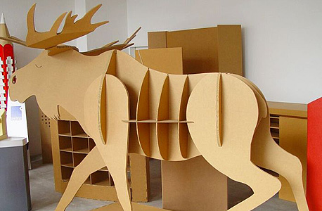 Pappmoebelshop, ברלין. עיצוב ייחודי של רהיטים מקרטון Pappmoebelshop, ברלין. עיצוב ייחודי של רהיטים מקרטון