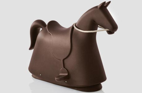 רוקי - סוס נדנדה. 4,880 בטולמנ'ס