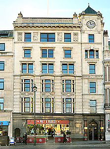   "טרפלגר וון".  מטה חברת קנדיאן אנד פסיפיק ריילווי  יהפוך לדירות