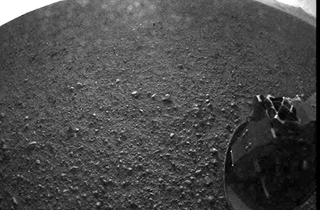 קיוריוסיטי: תמונות ראשונות ממאדים קיוריוסיטי: תמונות ראשונות ממאדים