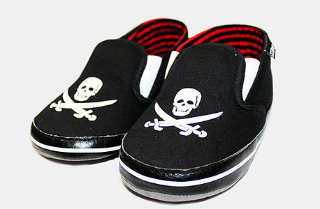 נעלי גולגולות