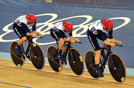 נבחרת האופניים של בריטניה. האולימפיאדה תגרום ליותר בריטים לעשות ספורט, צילום: אימג