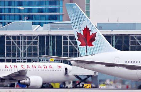 אייר קנדה מבטלת את התשלום עבור מזוודה שנייה