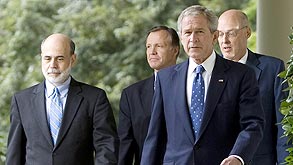הנשיא בוש, שר אוצר פולסון, יו"ר sec כריס קוקס ויו"ר הפד בן ברננקי 