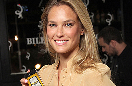 Israeli supermodel Bar Refaeli lost money to MyCheck after investing in the company and leading their campaign. Photo: Rafi Daluya
