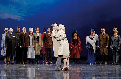 "רבקה", ניו יורק. הספר שהיצ'קוק הפך לסרט בעיבוד בימתי "רבקה", ניו יורק. הספר שהיצ'קוק הפך לסרט בעיבוד בימתי