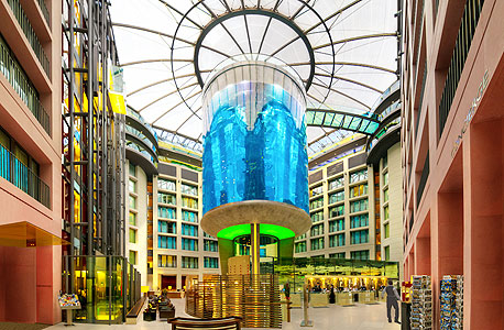 מעליות אקווריום אקוואדום מלון רדיסון בלו ברלין  