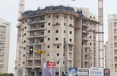 בנייה למגורים בפ"ת  (ארכיון), צילום: אוראל כהן