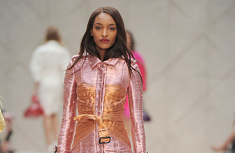 ברברי. מעיל טרנץ' מטאלי