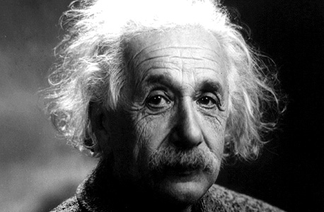 אלברט איינשטיין, פיזיקאי תיאורטי ופילוסוף של המדעים 