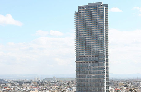 מגדל נווה צדק בתל אביב, צילום: עמית שעל