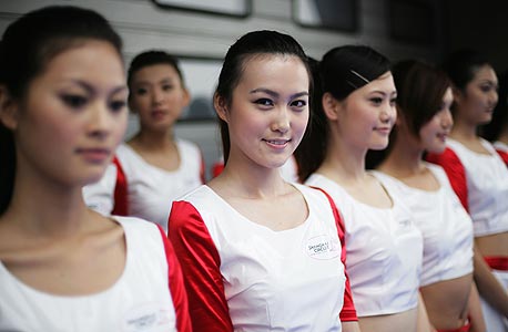 איך לשכנע נשים סיניות שהן שעירות?