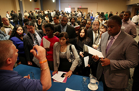 מחפשי עבודה ביריד תעסוקה בארה"ב, צילום: איי אף פי 