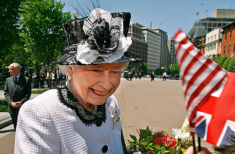 המלכה אליזבת השנייה , צילום: בלומברג