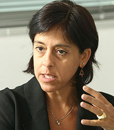 תמר יסעור, בנק לאומי. "הלקוח הוא העיקר". תמר יסעור, בנק לאומי. "הלקוח הוא העיקר".