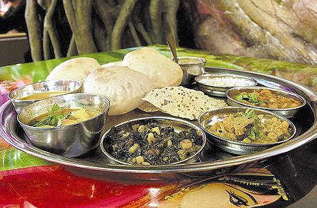 מסעדת Vatan. הודית צמחונית בסגנון אכול כפי יכולתך מסעדת Vatan. הודית צמחונית בסגנון אכול כפי יכולתך