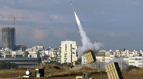 פיצוצים מעל לערי ישראל, מכות בטוויטר. סוללת כיפת ברזל, צילום: אי פי איי
