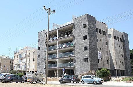 בניין בפרויקט תמ"א 38 בהרצליה (ארכיון), צילום: אוראל כהן