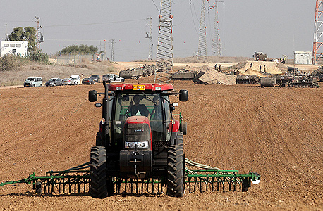 חקלאות בצל המבצע, צילום: אוראל כהן 