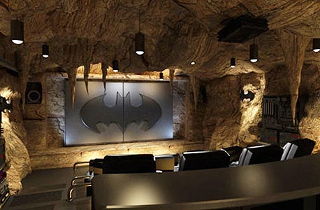 קולנוע כמו מערת באטמן קולנוע קולנוע כמו מערת באטמן קולנוע