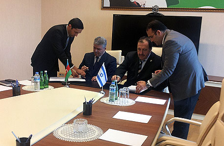 חתימת הסכם יו"ר מקורות אלכס ויז'ניצר עם אזרבייג'ן , צילום: איתי בורבא