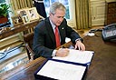 הנשיא בוש, צילום: בלומברג