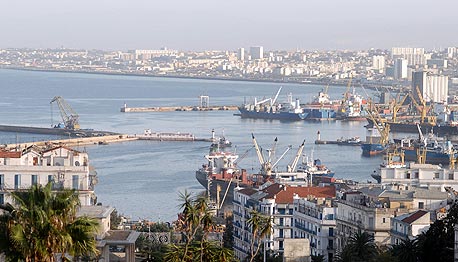 עלייה בפעילות הנמל הימי של ביירות 