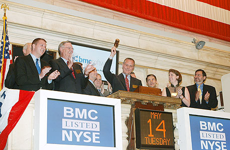 ראשי חברת BMC פותחים את המסחר בבורסת ניו יורק 