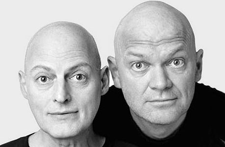 שם באוויר! זה שכפול! זה ציפור! לא, זה אנשים עם קרחת! שם באוויר! זה שכפול! זה ציפור! לא, זה אנשים עם קרחת!