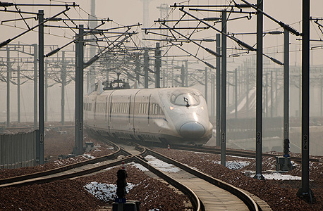 סין. הרכבת המהירה והארוכה בעולם, צילום: בלומברג
