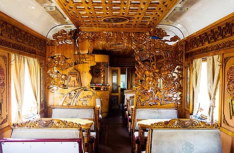מתוך "לואי ויטון אקספרס", שיתוף פעולה מסחרי שבו יצר סלבי יומן מסע של 12 ימים ברכבת מפריז לשנגחאי