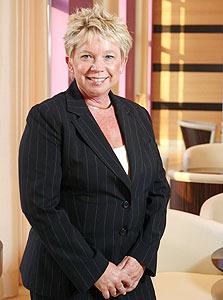 ג'ודי לה דור: "תעשיית סוכני הנדל"ן בנויה משלוש שכבות: קבוצת סוכנים שסוגרים עסקאות רבות, סוכנים שמצליחים לסגור עסקה מדי פעם ובתחתית - סוכנים שלא מוכרים כלום. המשבר מחק את שכבת ביניים"