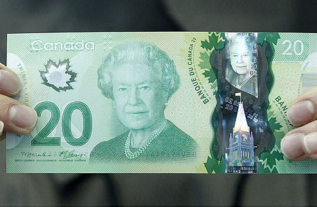 צרות של עשירים: &quot;המייפל על שטרות הדולר הקנדי החדשים הוא נורבגי&quot;