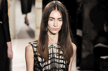 ג'אמבטיסטה ואלי. שילובי שחור-לבן והדפסים חייתיים